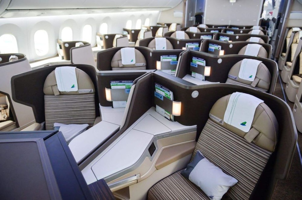 Cận cảnh Boeing 787-9 Dreamliner “Ha Long Bay”- máy bay thân rộng đầu tiên của một hãng hàng không tư nhân Việt Nam - 6 Cận cảnh Boeing 787-9 Dreamliner “Ha Long Bay”- máy bay thân rộng đầu tiên của một hãng hàng không tư nhân Việt Nam - 6