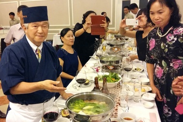 “Vua đầu bếp” giới thiệu ẩm thực Nhật Bản kết hợp trà Thái Nguyên