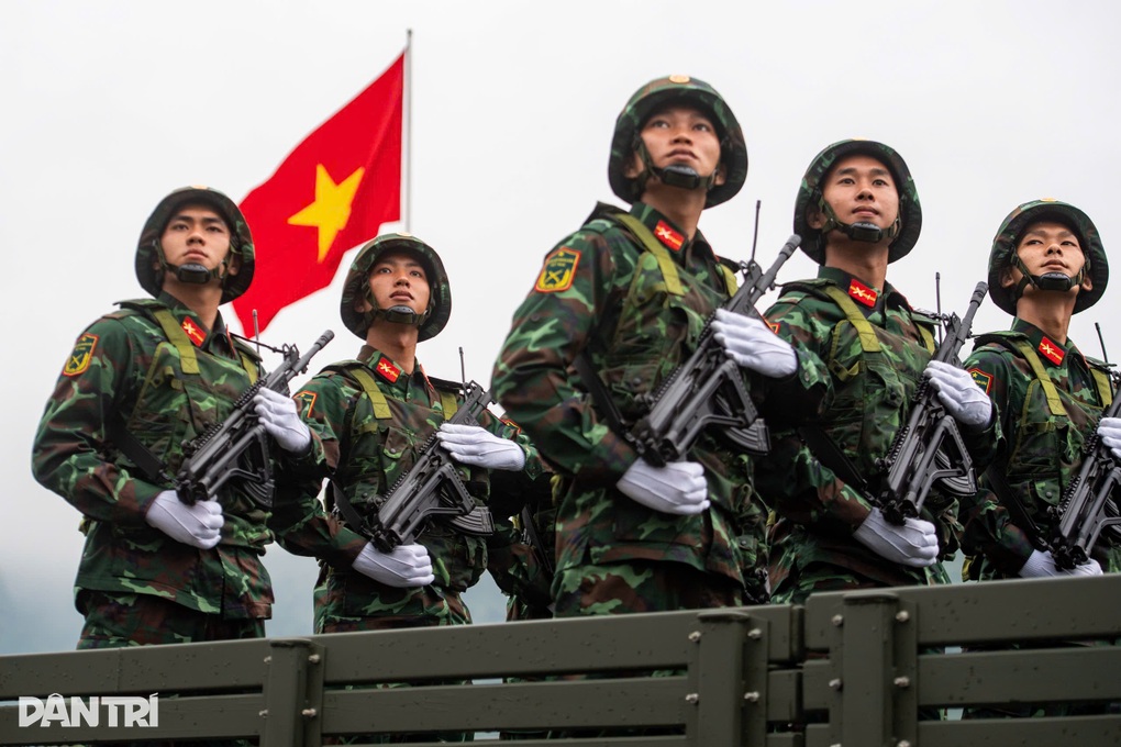 Đại tướng Phan Văn Giang: Không vì áo ướt, mặt vầy nước mà đi không tốt - 2