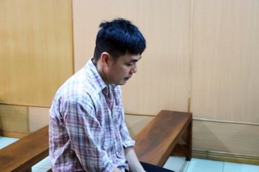 Nhờ Việt kiều hồi hương đem theo ô tô từ Mỹ về nước để bán