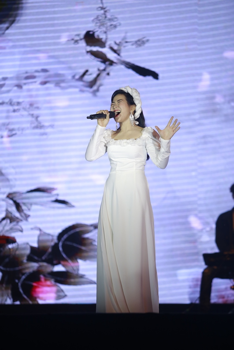 Vừa đàn vừa hát, nam sinh Quảng Bình đăng quang ngôi Quán quân Học bổng Tài năng ĐH FPT - 4