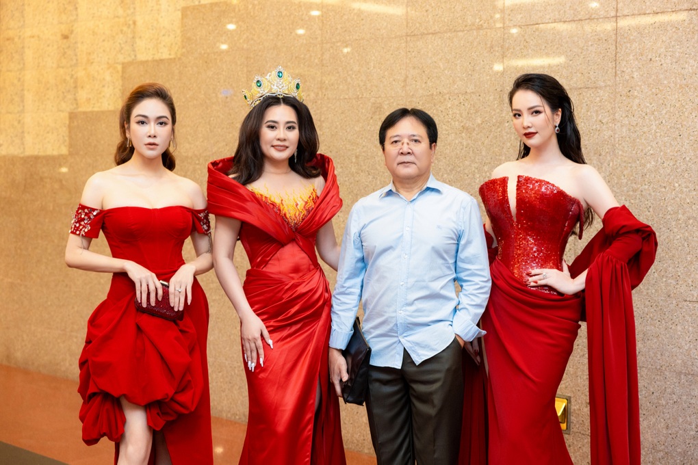 Á hậu Thụy Vân: Gia đình tôi vẫn hạnh phúc - 5 Á hậu Thụy Vân: Gia đình tôi vẫn hạnh phúc - 5