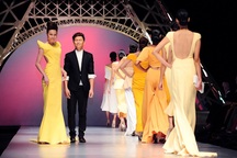 Hoàng Minh Hà trở thành quán quân Project Runway
