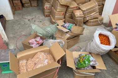 Quảng Bình: Bắt hơn 10 tấn trái cây sấy không nhãn mác, nguồn gốc