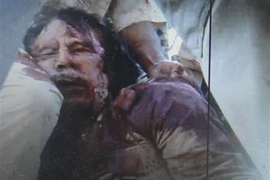 Video những giây phút cuối đời của ông Gadhafi