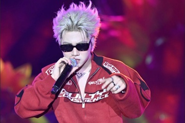 Hàng ngàn khán giả hòa nhịp cùng Quân A.P, B Ray tại đêm nhạc ở Hải Dương