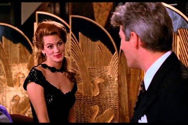 4. “Pretty Woman” (1990): Nhân vật của Julia Roberts vật lộn với món ốc sên