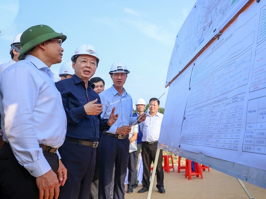 Phó Thủ tướng: Bảo đảm tiến độ 6 dự án thành phần cao tốc Bắc - Nam - 3 Phó Thủ tướng: Bảo đảm tiến độ 6 dự án thành phần cao tốc Bắc - Nam - 3