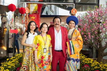 Vợ ông Trần Quí Thanh "tái xuất" sau khi chồng con bị khởi tố?