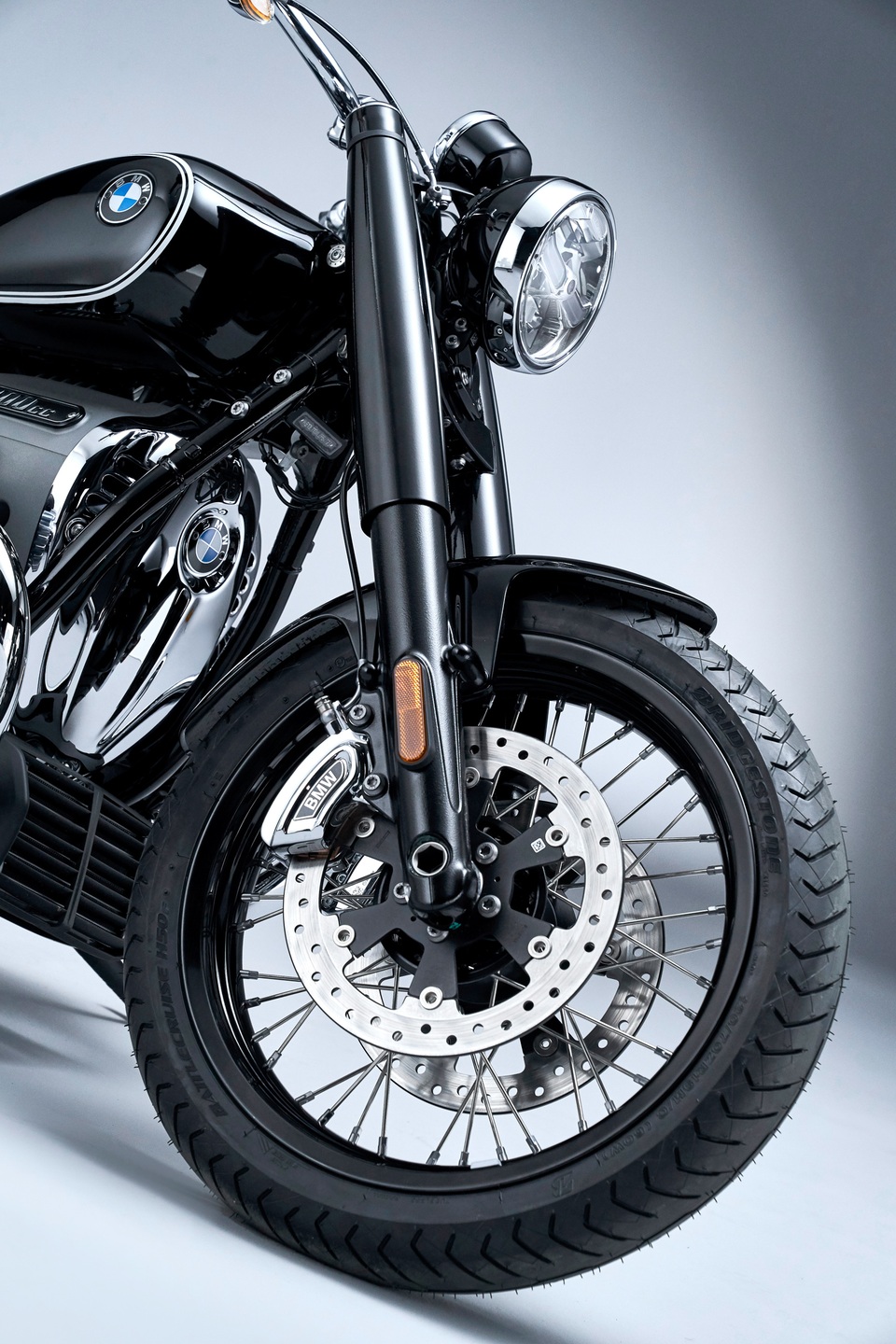 BMW R18 ra mắt trong sự thấp thỏm về Covid-19 - 9 BMW R18 ra mắt trong sự thấp thỏm về Covid-19 - 9