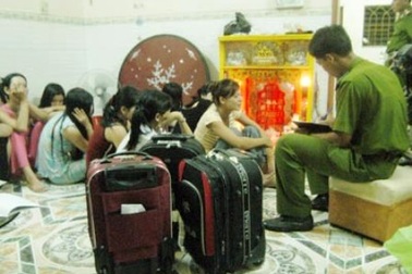 Đôi vợ chồng hờ cầm đầu đường dây mua bán phụ nữ lĩnh án