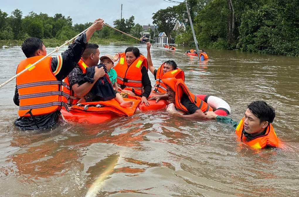 Chủ tịch Kiên Giang nói gì sau khi Phú Quốc, Rạch Giá ngập sâu? - 2 Chủ tịch Kiên Giang nói gì sau khi Phú Quốc, Rạch Giá ngập sâu? - 2