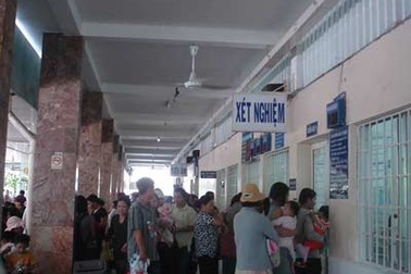 Mưa bất thường, trẻ nhập viện vì sốt xuất huyết tăng