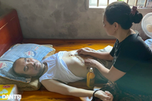 Vợ mất, chồng ung thư, 3 đứa trẻ gửi đi ở nhờ 3 nơi