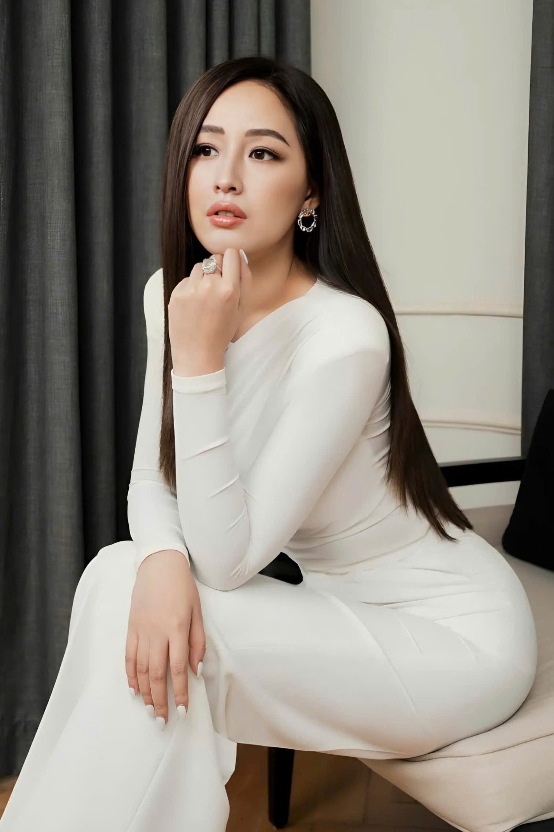 Mai Phương Thúy thể hiện phong cách phú bà với túi hiệu, đồng hồ tiền tỷ - 5