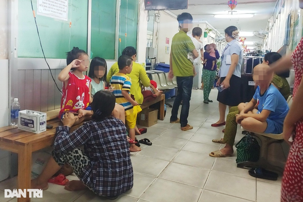 Nhiều người trầm cảm vì chăm sóc bệnh nhân ung thư: 3 dấu hiệu cảnh báo - 1 Nhiều người trầm cảm vì chăm sóc bệnh nhân ung thư: 3 dấu hiệu cảnh báo - 1