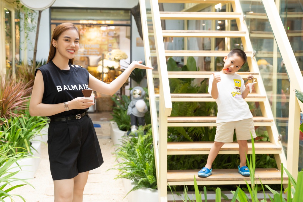 Giang Hồng Ngọc lần đầu hé lộ ảnh bí mật sinh con ở Mỹ cách đây 5 năm - 4 Giang Hồng Ngọc lần đầu hé lộ ảnh bí mật sinh con ở Mỹ cách đây 5 năm - 4