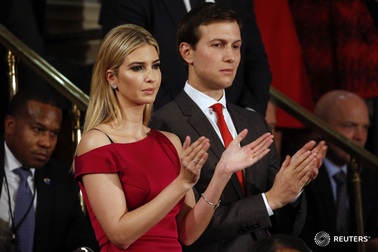 Nhà Trắng bị “tố” phạm quy vì cấp đặc quyền cho vợ chồng con gái ông Trump