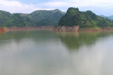 Mực nước hồ thủy điện Hòa Bình đạt 83m 