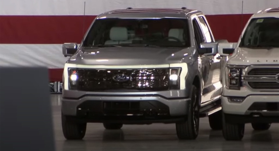 Tổng thống Mỹ Biden lái thử xe bán tải chạy điện Ford F-150 Lightning - 3 Tổng thống Mỹ Biden lái thử xe bán tải chạy điện Ford F-150 Lightning - 3