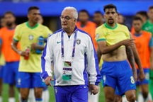 HLV đội tuyển Brazil tự tin về cơ hội đánh bại Paraguay