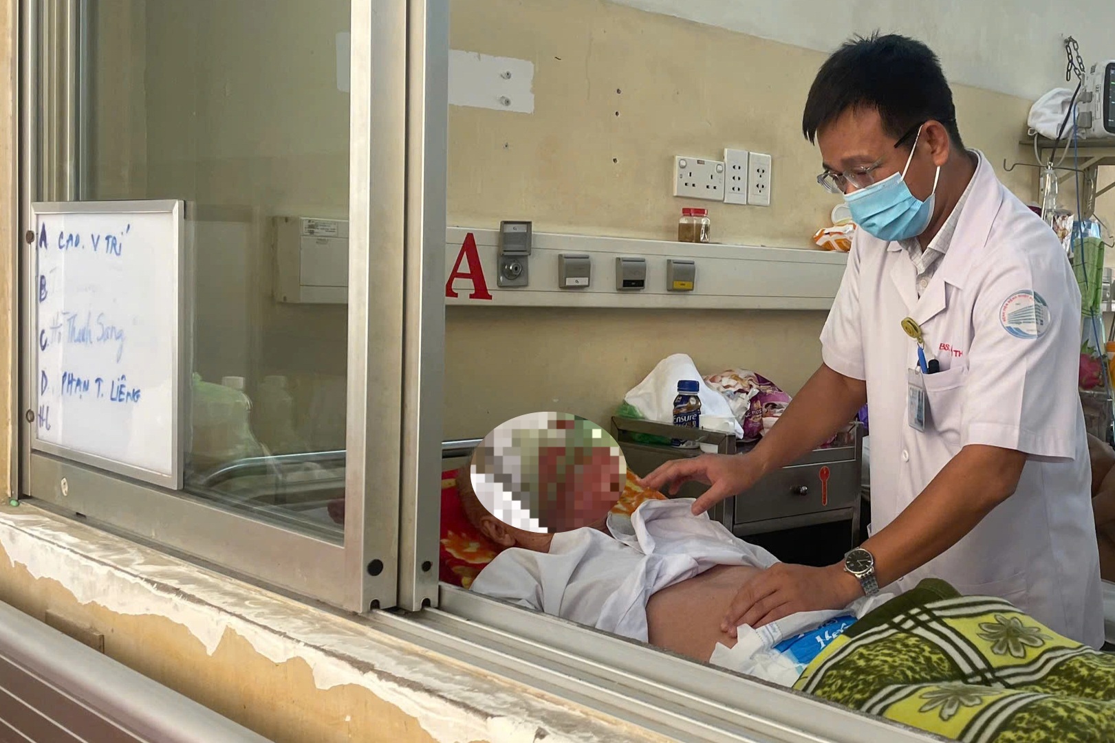 TPHCM có 2 trường hợp tử vong vì Covid-19, có sẵn bệnh nền nặng - 1