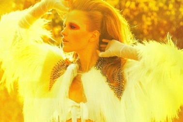 “Búp bê” Vlada Roslyakova bay bổng trong chùm ảnh mới