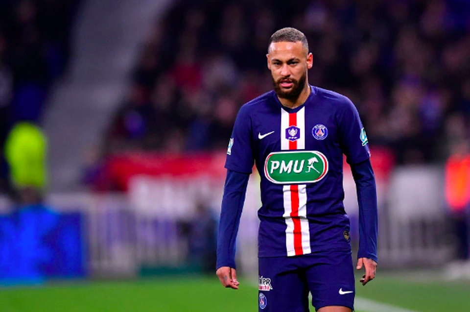 Neymar trổ tài đánh đàn, thư giãn giữa dinh cơ đồ sộ của mình - 6 Neymar trổ tài đánh đàn, thư giãn giữa dinh cơ đồ sộ của mình - 6