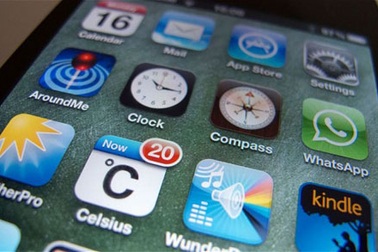 Thành phố Nhật cấm trẻ em dùng di động sau 9 giờ tối