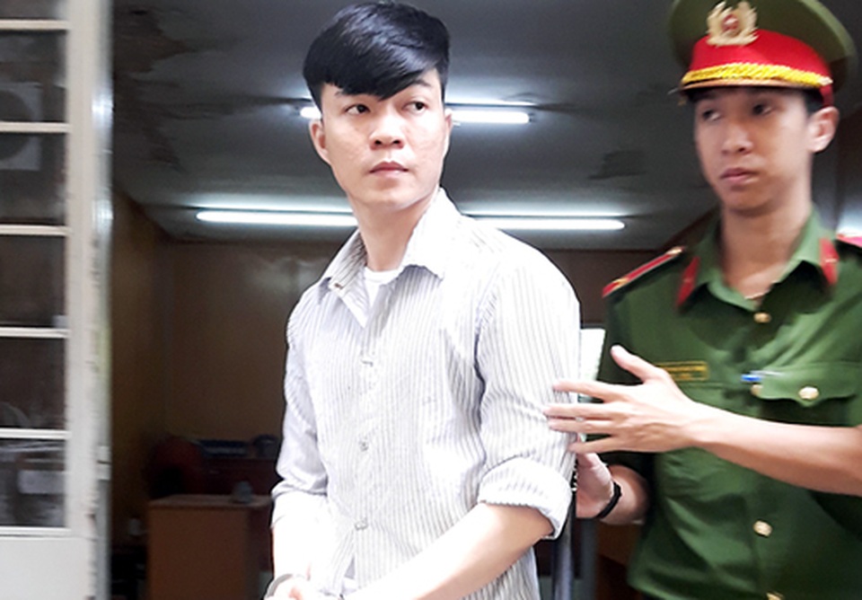 Nhân viên ngân hàng trộm hơn 31 tỷ đồng - 1 Nhân viên ngân hàng trộm hơn 31 tỷ đồng - 1