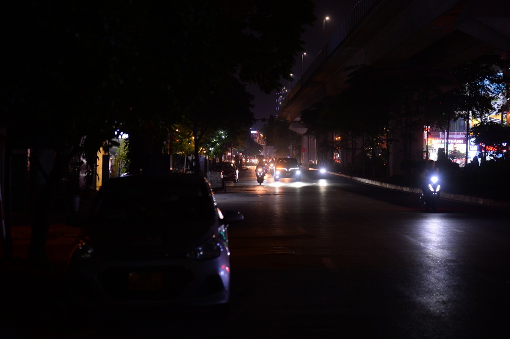 Những con đường nghìn tỷ giữa Thủ đô chờ được thắp sáng - 2