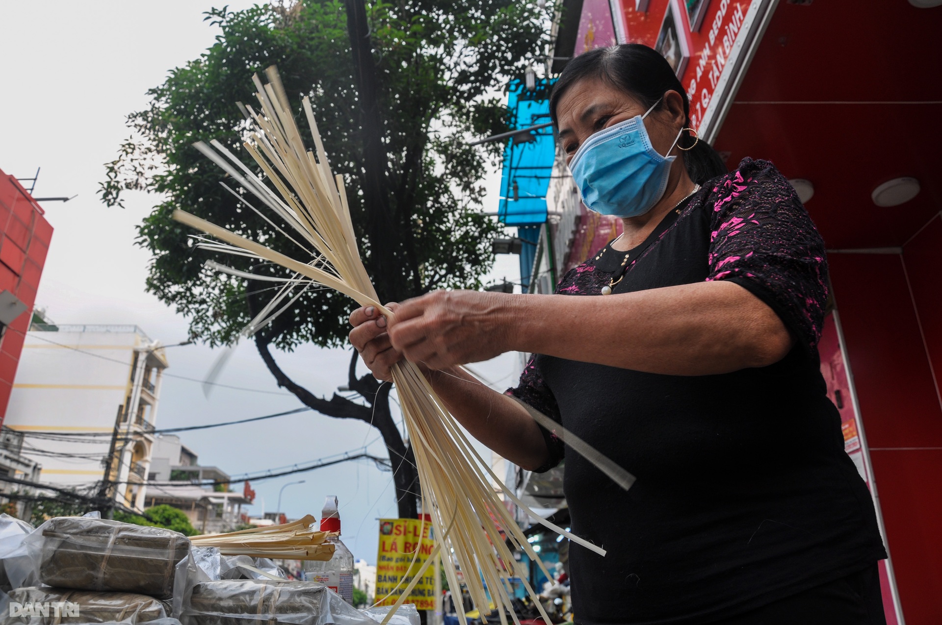 Chợ lá dong lâu đời nhất Sài Gòn tấp nập ngày giáp Tết - 3