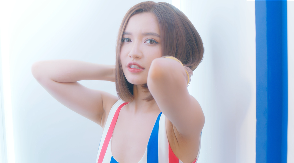 Bích Phương tái xuất nóng bỏng - 3 Bích Phương tái xuất nóng bỏng - 3