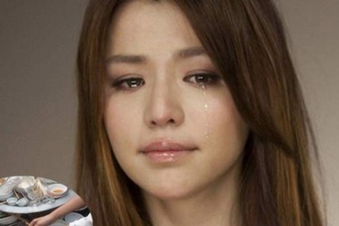 Lần đầu ra mắt bị mẹ chồng tương lai hắt nước rửa bát vào người và quyết định của cô gái trẻ