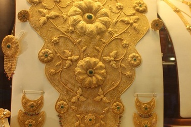 Choáng với bộ trang sức “siêu khủng” nặng tới hàng chục kg vàng