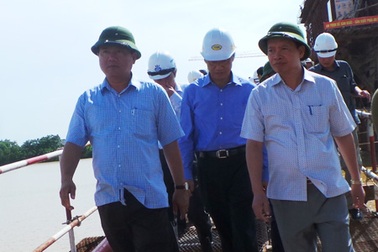 Bộ trưởng Thăng: Sẽ cho Cục trưởng “nghỉ” nếu còn để mưa ngập đường