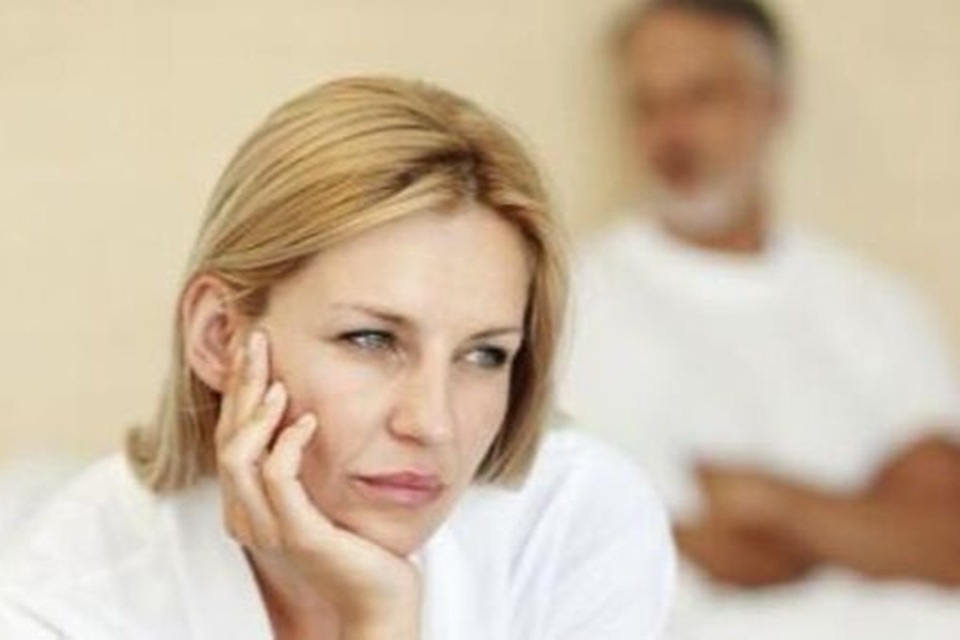 Vợ ấm ức vì chồng lâm trận chưa đánh đã rút - 1