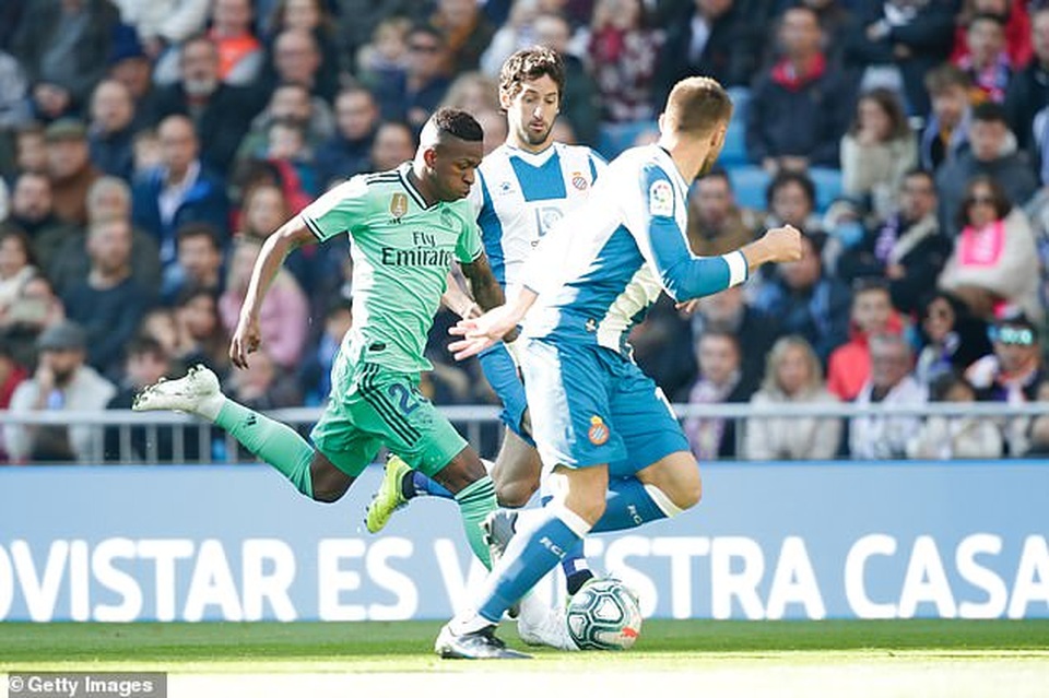 Đánh bại Espanyol, Real Madrid tạm thời dẫn đầu bảng La Liga - 2 Đánh bại Espanyol, Real Madrid tạm thời dẫn đầu bảng La Liga - 2