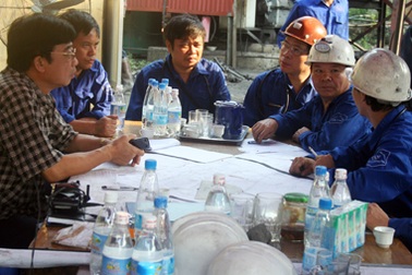 Người “may mắn” kể về giây phút bục túi nước hầm lò