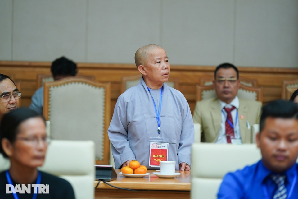 Thủ tướng: Xúc động với những câu chuyện cổ tích có thật trong đời thường - 10 Thủ tướng: Xúc động với những câu chuyện cổ tích có thật trong đời thường - 10