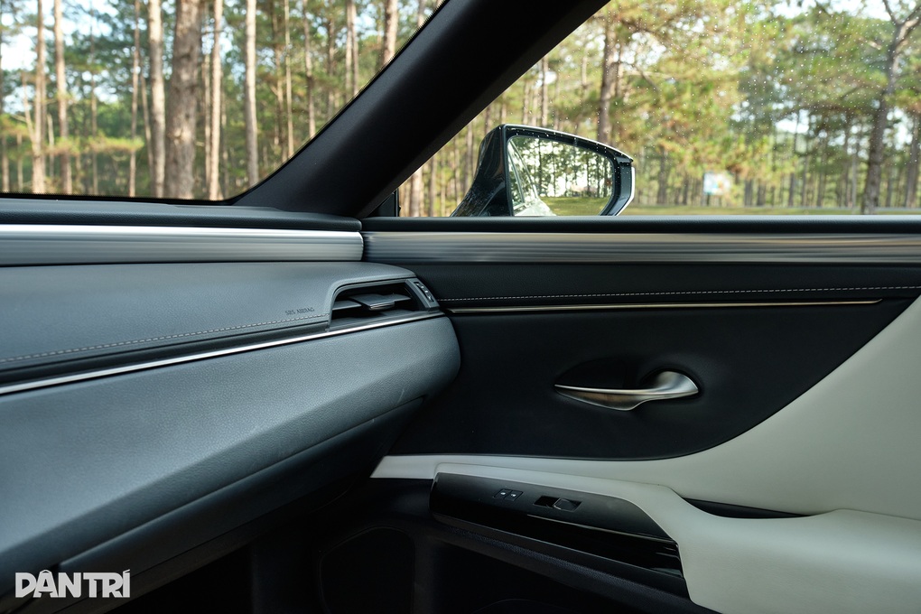 Trải nghiệm Lexus ES 250 F Sport: Lái hay hơn nhưng vẫn thiếu chút để đã - 10 Trải nghiệm Lexus ES 250 F Sport: Lái hay hơn nhưng vẫn thiếu chút để đã - 10