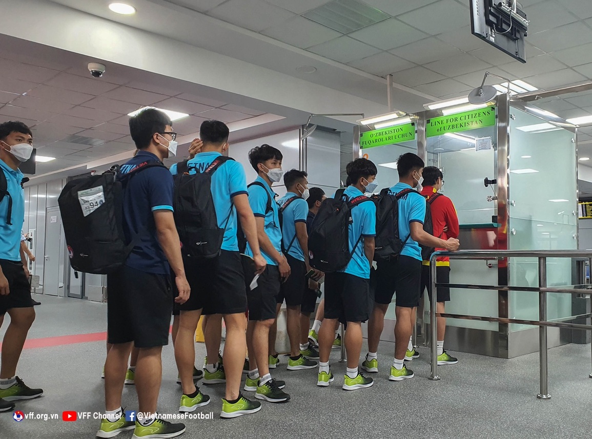 U23 Việt Nam gặp sự cố khi đổ bộ tới Uzbekistan dự giải châu Á - 2 U23 Việt Nam gặp sự cố khi đổ bộ tới Uzbekistan dự giải châu Á - 2