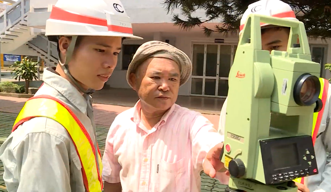 Nghề xây dựng hiện đại, máy móc đã thay thế nhân công phu hồ, xách vữa - 2 Nghề xây dựng hiện đại, máy móc đã thay thế nhân công phu hồ, xách vữa - 2