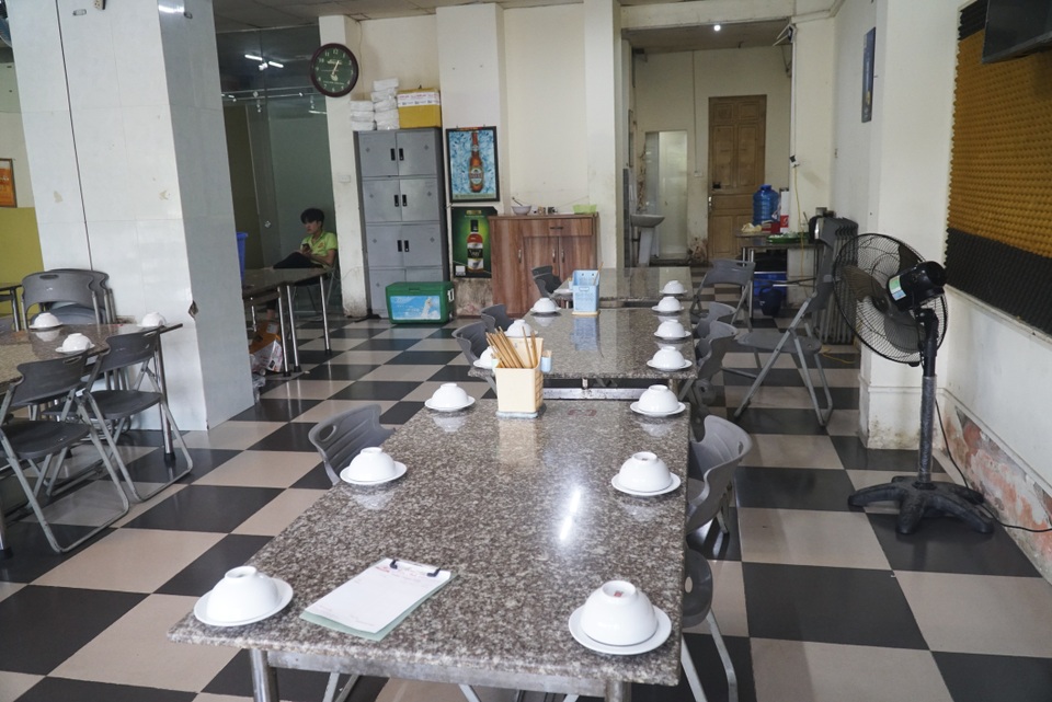Hà Nội: Quán nhậu đìu hiu vắng khách, thất thu sau Nghị định 100 - 2 Hà Nội: Quán nhậu đìu hiu vắng khách, thất thu sau Nghị định 100 - 2