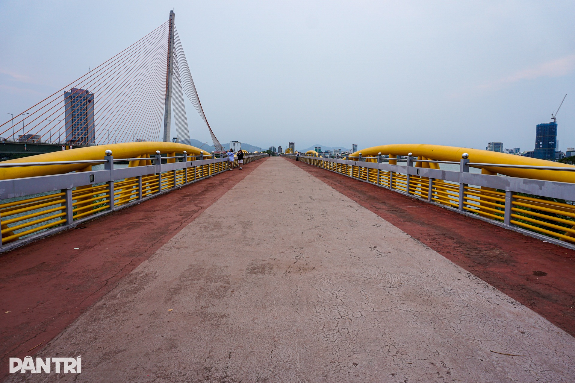 Vẻ đẹp lung linh của 5 cây cầu bắc qua sông Hàn - 7 Vẻ đẹp lung linh của 5 cây cầu bắc qua sông Hàn - 7