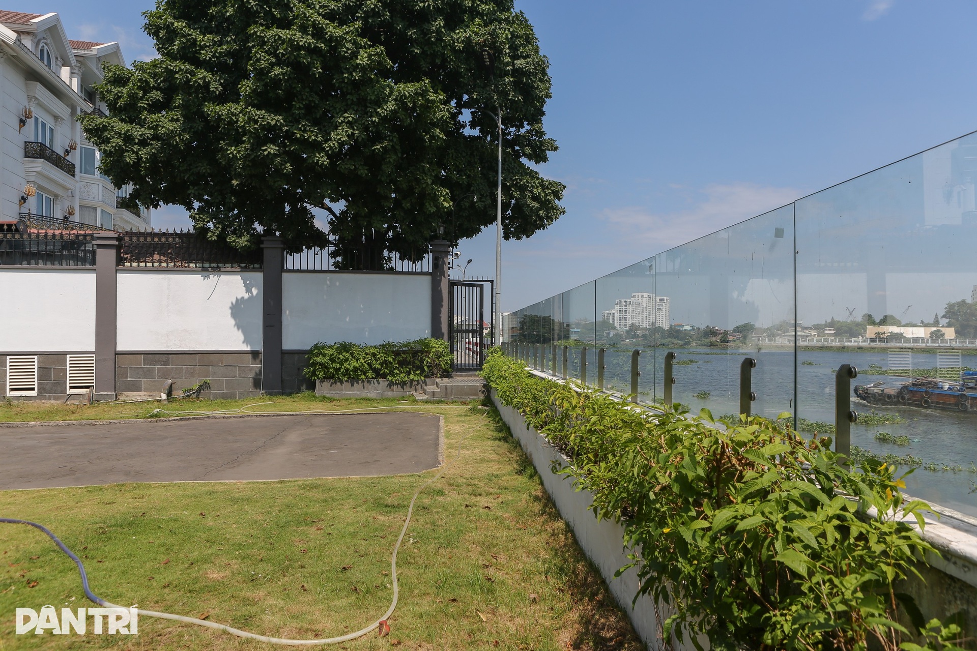 Biệt thự, bến du thuyền chiếm bờ sông Sài Gòn làm của riêng - 6 Biệt thự, bến du thuyền chiếm bờ sông Sài Gòn làm của riêng - 6