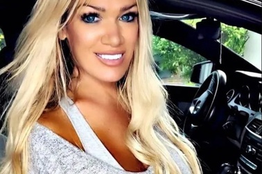 Bà ngoại nóng bỏng nhất thế giới thu hút hàng trăm nghìn người theo dõi trên Instagram