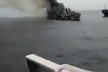 Video nghi chiến hạm Nga cháy ngoài khơi Ukraine