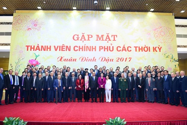 Thủ tướng gặp mặt thành viên Chính phủ các thời kỳ