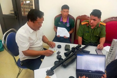 Bắt quả tang đối tượng nghiện ma túy, tàng trữ vũ khí quân dụng